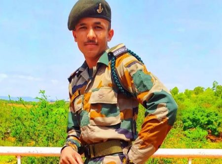 Jalgaon Martyr Soldier Yash Deshmukh's Final Rites Peformed, Whatsapp ...