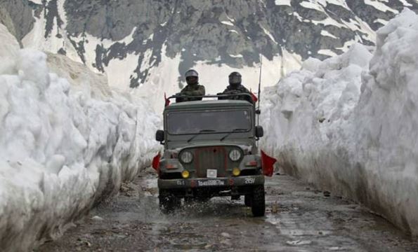 Indian Army Jawans hold ground on China border for country even in minus 12 degree temperature