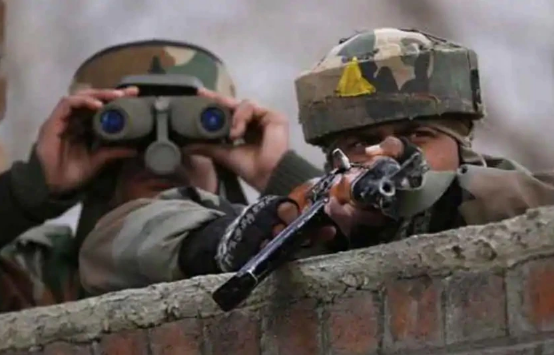 Encounter continues between security forces and terrorists in Shopian, One terrorist killed