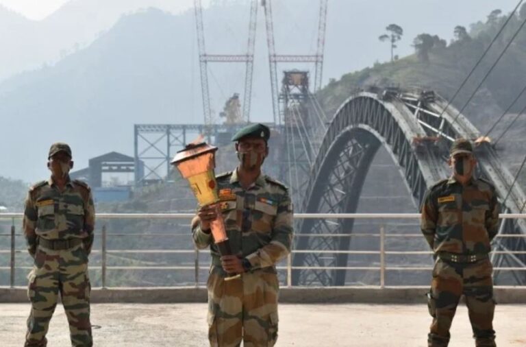 Golden Victory Torch Carried Over World’s Highest Railway Bridge