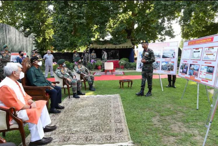 Jammu and Kashmir: President Kovind talks to soldiers