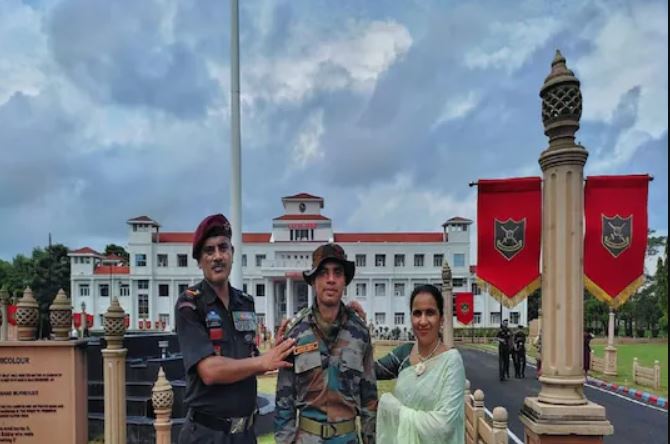 Munish Kumar left job of constable to serve the country, now he is lieutenant in Indian Army