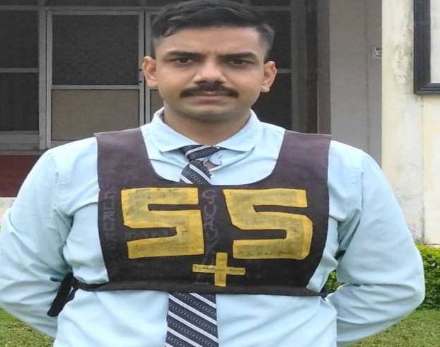 Arun Pundir Of Meerut Left MNC Job To Become Lieutenant In Indian Army via TGC Entry