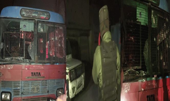 Police Bus Attacked In Srinagar By Terrorists, 2 Martyred & 14 Injured